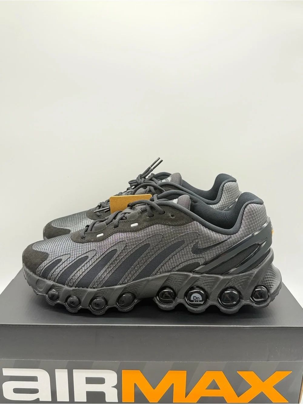 Nike Air Max DN8 SE Black Dark Grey HV4525-001 Men’s Size 11 - Picture 2 of 6